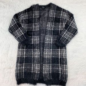 Rosa Cha long sleeve plaid fuzzy open long cardigan black white